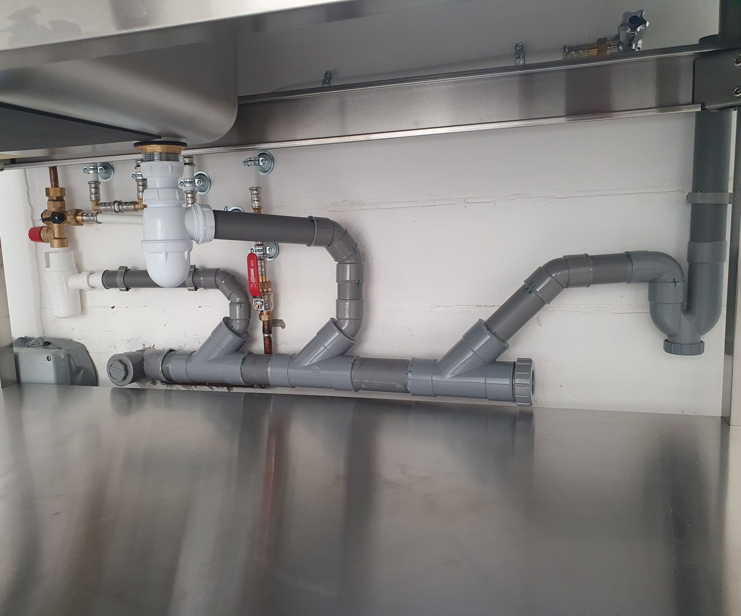 Rénovation d'un circuit d'alimentation en eau - sous évier - à La Ferté-Vidame (28)